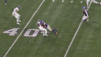 Vikings RB Aaron Jones a Surprisingly Scary Thing as Lead Blocker in the Open Field