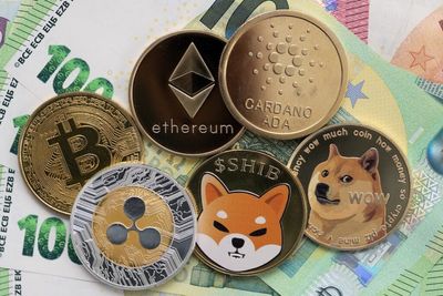 Dogecoin Pumped 20% And Bonk Hit 13%, But This Sam Altman-Linked Coin Crushed Them Both Last Week: Here's Why
