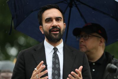 New York Governor Hochul endorses Zohran Mamdani for mayor amid poll surge