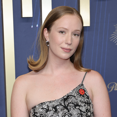 Hannah Einbinder Wears Her Glitziest Emmys Dress of All Time on the 2025 Red Carpet