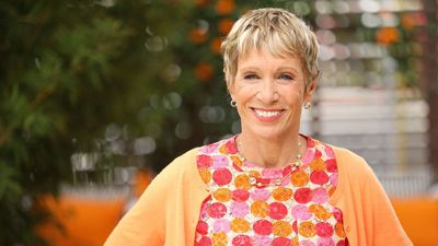 I thought I hated open-plan kitchens, but Barbara Corcoran’s solarium-style space changed my mind – it exudes timeless glamor