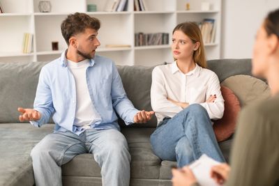 8 Things Your Marriage Counselor Wishes You Knew Before Getting Married