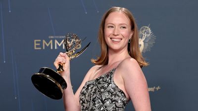 Hannah Einbinder used some extra time at the Emmys for the right reasons: “F*** ICE & Free Palestine”