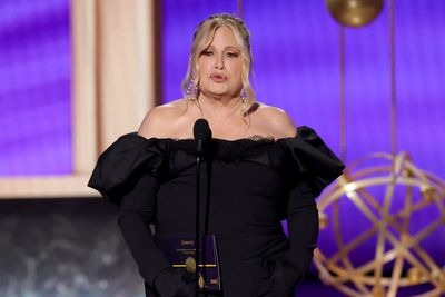 Jennifer Coolidge jokes about her ‘Ozempic dealer’ at Emmys