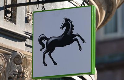 I can’t use my new credit card because Lloyds thinks I’m my twin sister