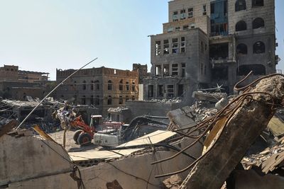 Hundreds attend funeral services for 31 Yemeni reporters killed in Israeli airstrikes