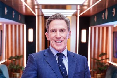 Rob Brydon to host the UK adaptation of the quiz show The Floor