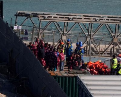 No 10 denies ‘one in one out’ migrant deal with France is ‘shambles’