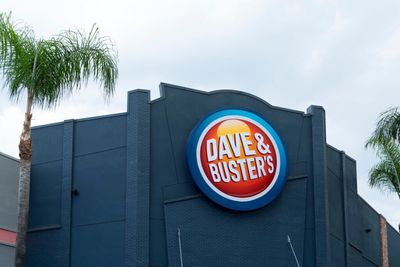 What's Going On With Dave & Buster's Stock Tuesday?