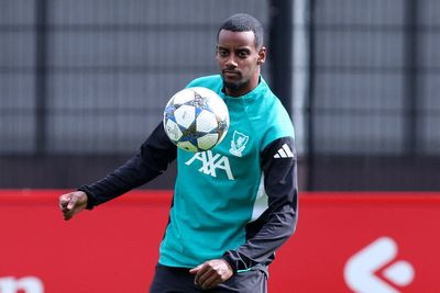 Virgil van Dijk reveals advice for Alexander Isak ahead of Liverpool debut