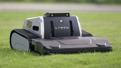 This robot lawn mower handles slopes like you’ve never seen before