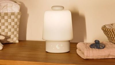 Hatch’s sleep machine helps your baby sleep better – but it’s so cute, I want it for myself!