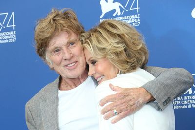 Jane Fonda pays tribute to Robert Redford