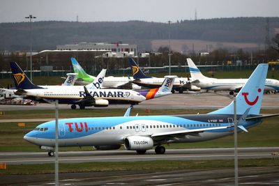 Air rage incident leaves 340 passengers stranded