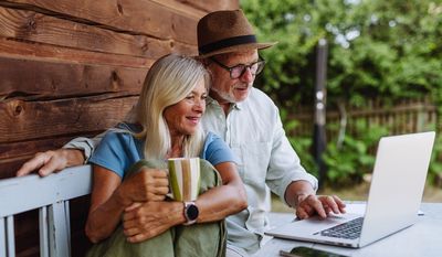 $40,000 CD vs. $40,000 High-Yield Savings Account: 3 Things Savers Should Consider Now