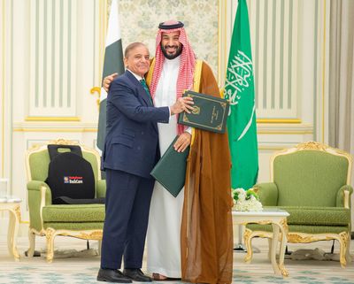 Saudi Arabia signs mutual defence pact with nuclear-armed Pakistan