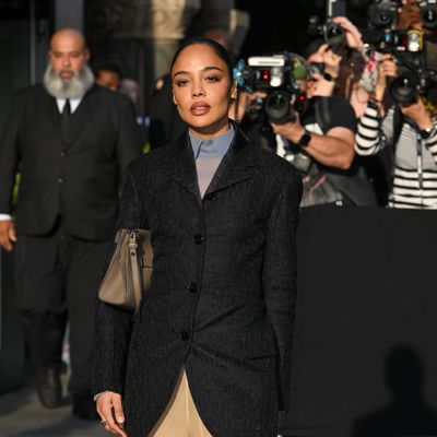 Tessa Thompson’s Bandana Is the Most Versatile and Stylish of the Season