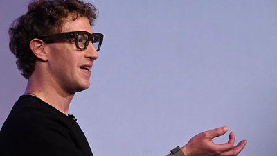 Meta Ray-Ban glasses just got a display and you can control it with your hand