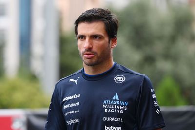 Carlos Sainz calls for full-time F1 stewards after "breakthrough" decision