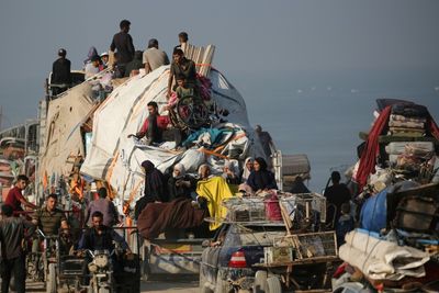 Israeli Tanks, Jets Bombard Gaza City As Palestinians Flee