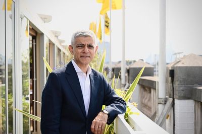 Sadiq Khan takes over Oxford Street: Row erupts over Labour council 'caving in' to mayor's pedestrianisation plans
