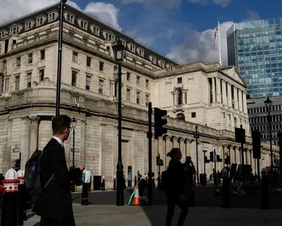 Bank of England holds interest rates at 4% and slows scheme to sell stock of UK bonds