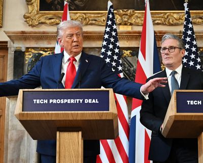 Trump turns fire on Putin and lauds UK in press conference with Starmer