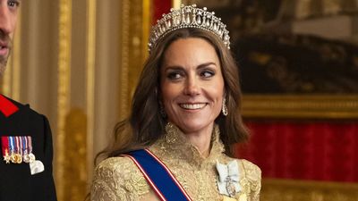 Kate Middleton's glimmering gold State Banquet dress immediately reminded me of her most iconic gown of all time