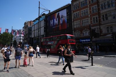 Enjoy it while it lasts! London to bask in 27C heat bomb today before temperature plunges by 11C