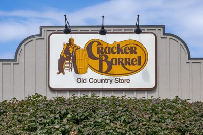 Longtime Cracker Barrel foe urges shareholders to vote against ‘worse than mediocre’ CEO after dismal earnings