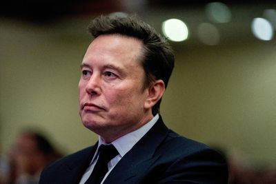 Eyeing the future of self-driving cars, Musk’s Tesla settles accident case