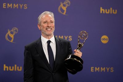 Jon Stewart to host 'The Daily Show' in rare mid-week appearance a day after Kimmel suspension