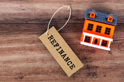 Refinance Applications Surge as Mortgage Rates Tumble