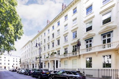 Poldark and The Gilded Age star's family flat on sale in Pimlico for £2 million