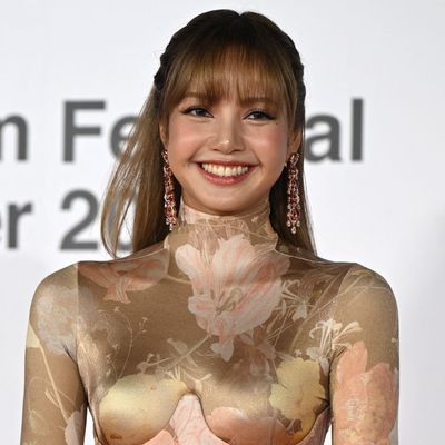 Blackpink's Lisa Wears a Double-Corset Look From Maison Margiela's Most Difficult-to-Style Couture Collection