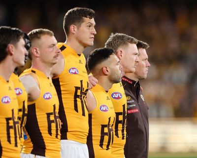 Geelong defeat Hawthorn: AFL 2025 preliminary final – as it happened