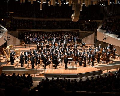 Schoenberg: Violin Concerto, Verklärte Nacht, Die Jakobsleiter album review – a compelling and impressive collection