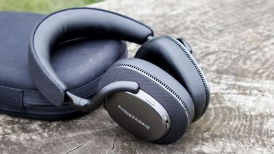 I test all my new headphones with these 7 tracks - my testing playlist may be embarassing but here's why it works