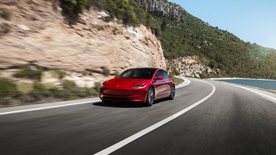 September Car Roundup: Hybrids To Avoid, Luxury SUVs With Big Price Drops and More