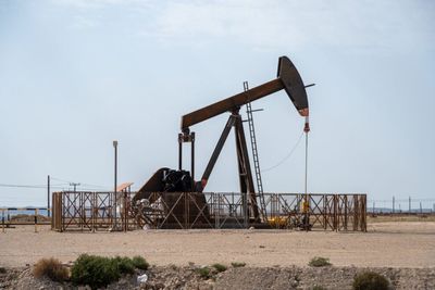 Hess Midstream Cuts Outlook As Chevron Scales Back Bakken Drilling