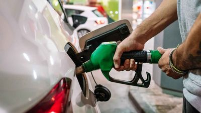 I Bought a Hybrid Car: Here’s How Much I Save on Gas Every Month