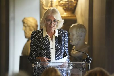 Queen jokes about Pride And Prejudice lake scene during literary festival