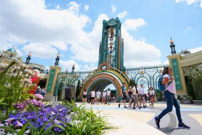 Family pay tribute to man who died after riding new Universal roller coaster