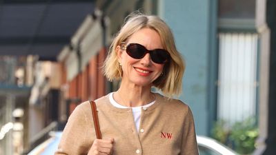 Naomi Watts just wore most sophisticated autumnal outfit, with a cashmere cardigan that’s set to be a seasonal staple