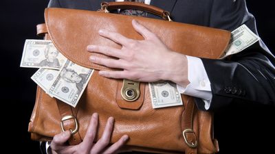 5 Wealth-Building Habits of the Rich That You Might Want To Adopt