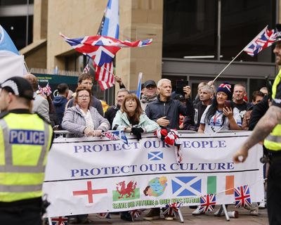Anti-immigration protesters and counter-protesters clash in Glasgow