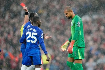 Robert Sanchez sent off and Cole Palmer subbed in Chelsea horror start at Man United