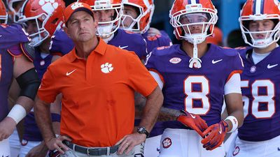 Fans Roast Dabo Swinney, Clemson for Dropping to 1-3 With Loss to Syracuse