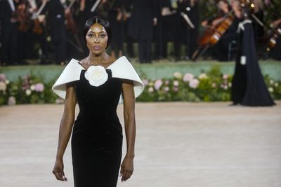 Naomi Campbell opens Richard Quinn show at London Fashion Week