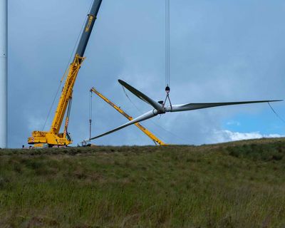The race to find a way to recycle old turbine blades from windfarms